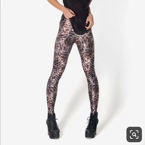 BlackMilk pinecone leggings xs - very rare!